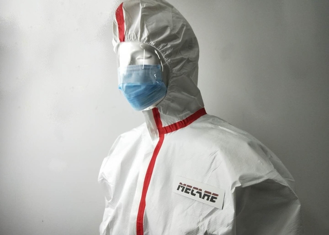 Waterproof Medical Scrub Suits Coronavirus Treatment Non Sterile High Performance